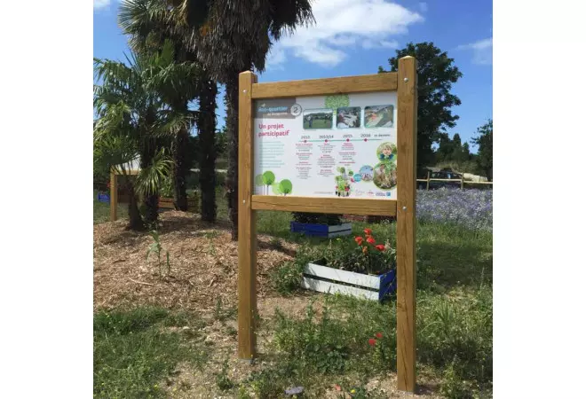 Panneau affichage extérieur