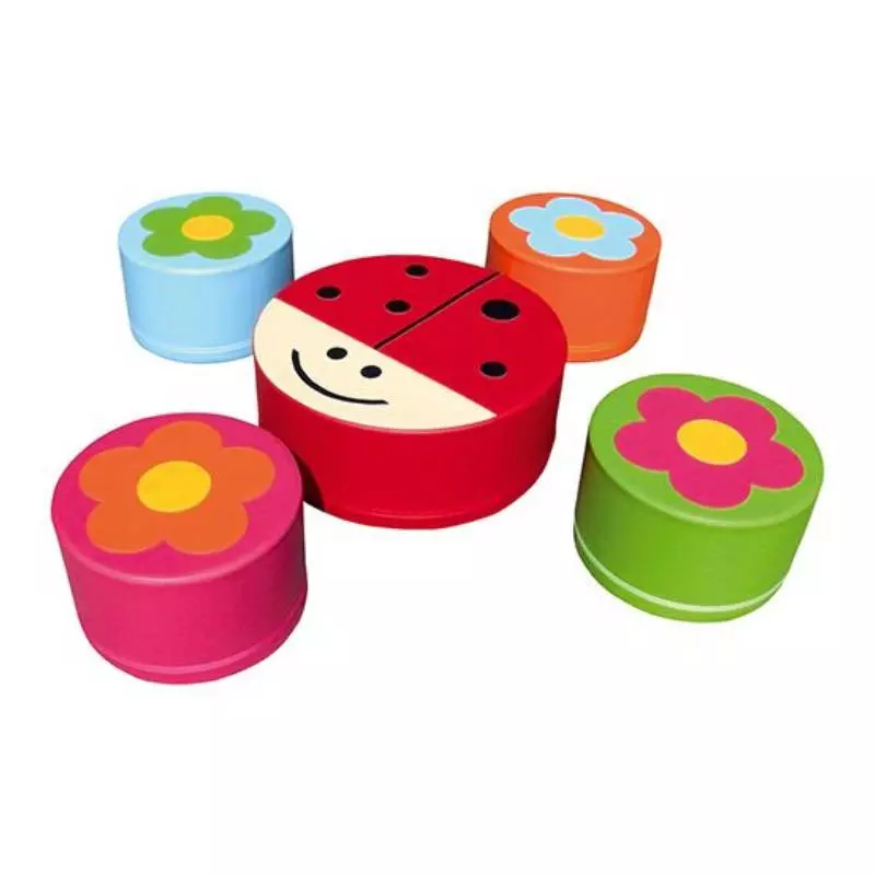 Table coccinelle et poufs fleurs crèche