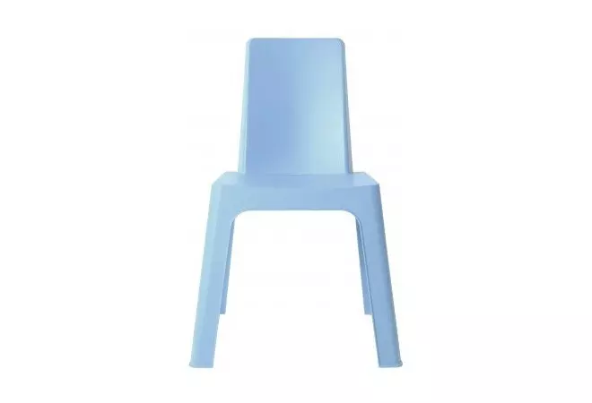 Petite chaise en plastique enfant
